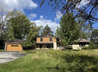 114 W Mequon Rd, Mequon, WI 53092