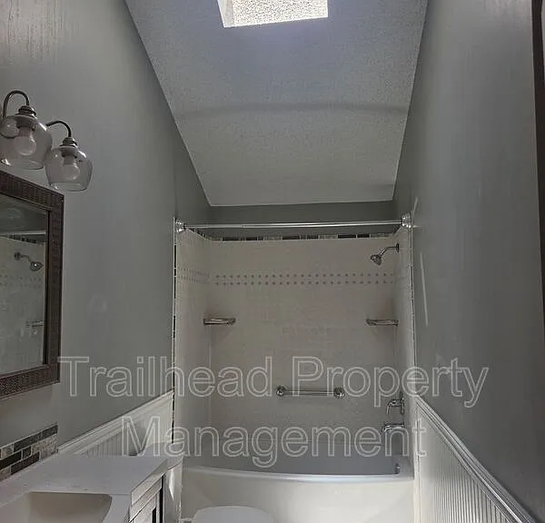 607 SE Steeple Ln — Photo 21