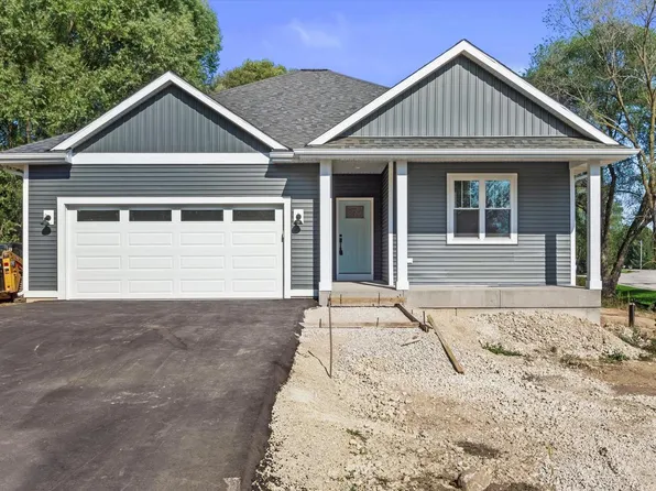 200 Penny LANE, West Bend, WI 53095