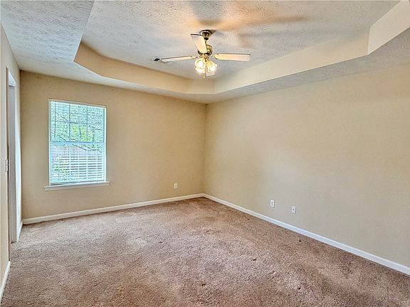 4th image of 1011 Pleasant Ave