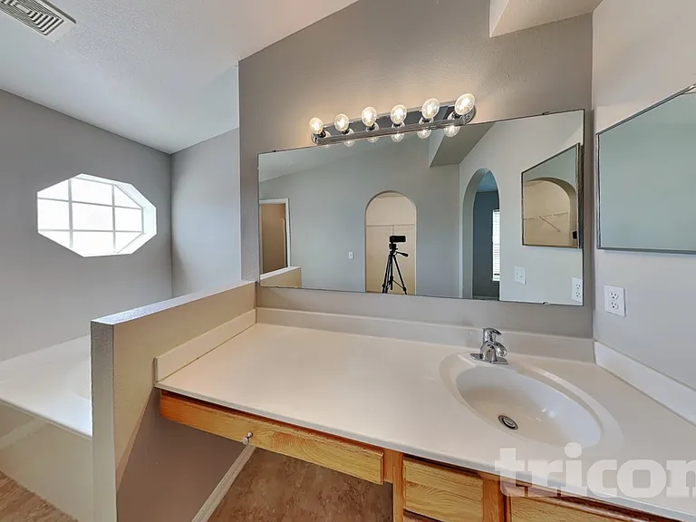 12945 Bridleford Dr — Photo 8