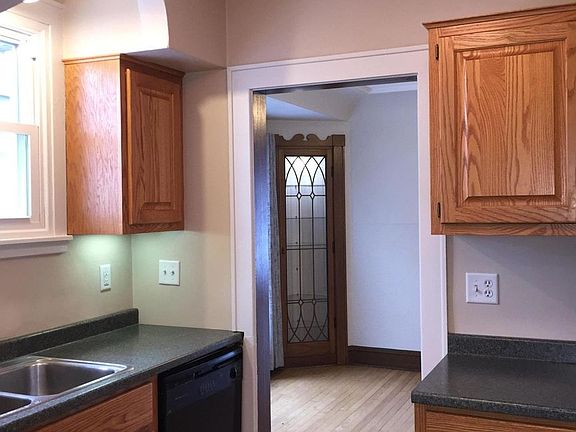 4th image of 728 S 93rd St #730