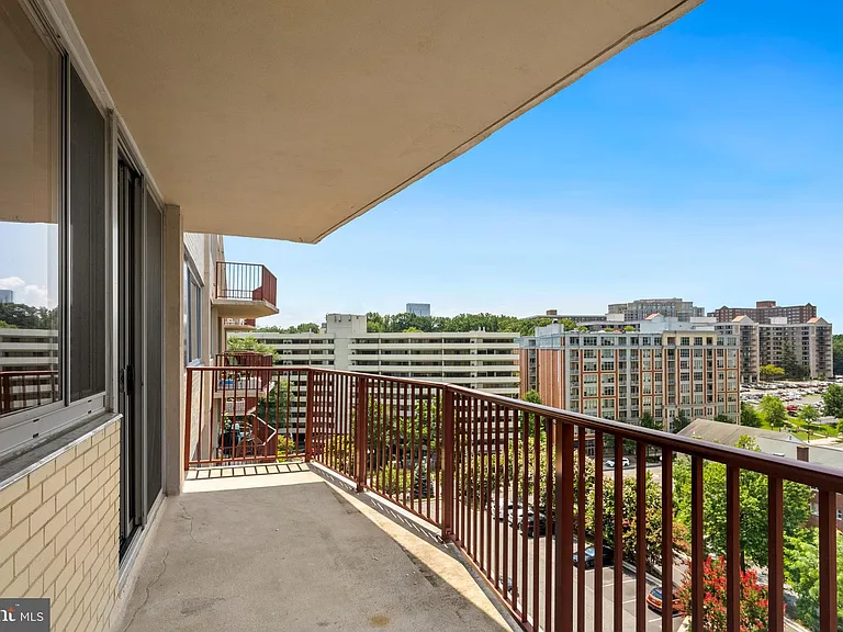 5353 Columbia Pike #607 — Photo 3