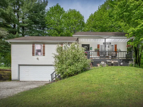 1601 Apple Valley Dr, Howard, OH 43028