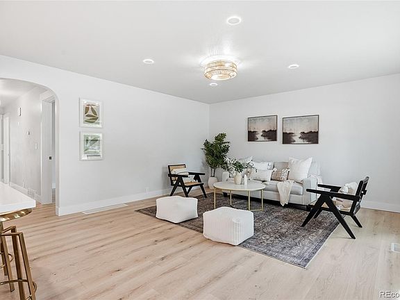 3rd image of 900 Garfield Avenue