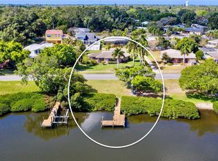 640 Hillcrest Dr, Bradenton, FL 34209
