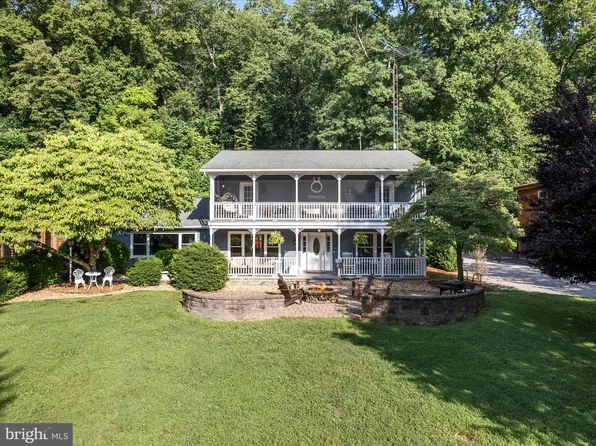 173 Mason Dr, Harpers Ferry, WV 25425