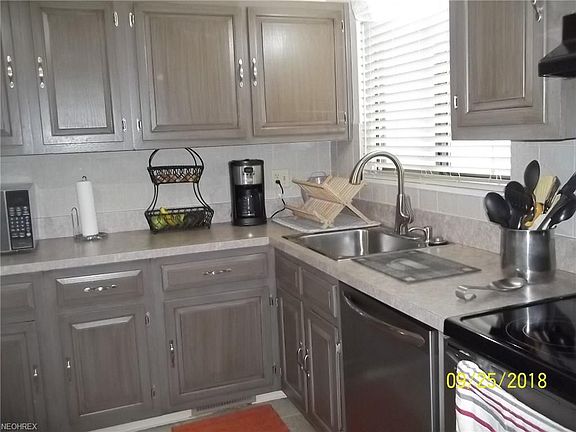 4th image of 5570 Candlewood Ct #242