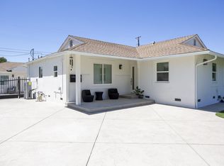 15254 Clymer St, Mission Hills, CA 91345