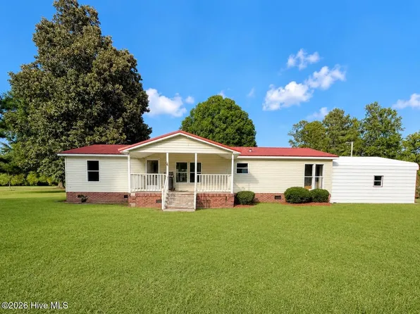 572 Ben Jones Road, Lake Waccamaw, NC 28450