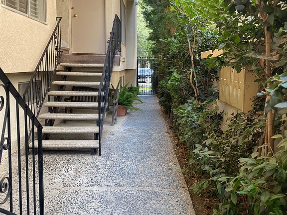 5th image of 130 S Crescent Dr APT 3