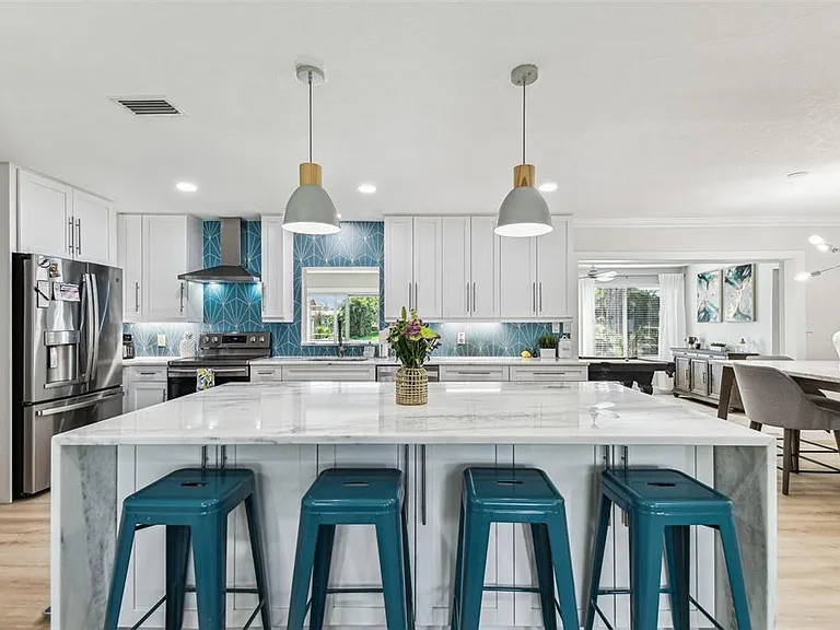 3922 Fontainebleau Dr — Photo 12