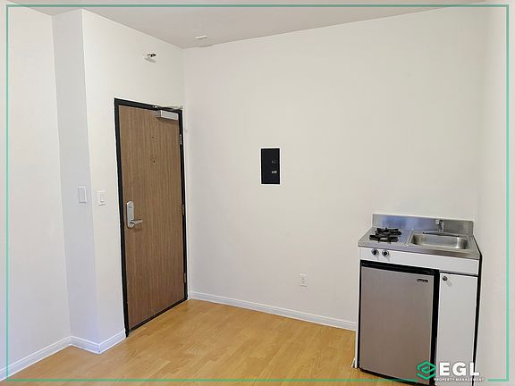 4th image of 445 S Western Ave APT 119
