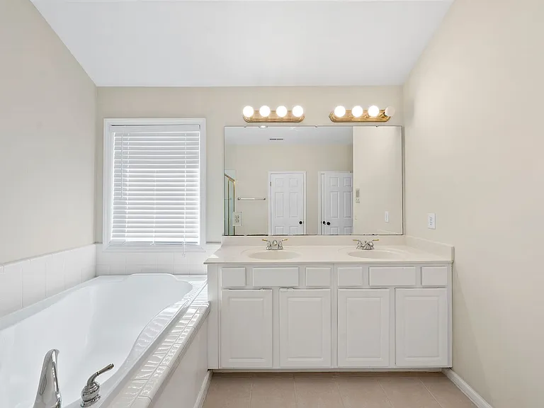 101 Palmwood Ct — Photo 35