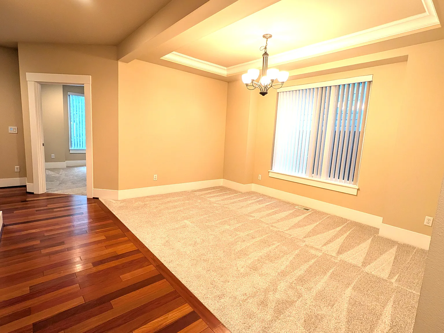 4 bed, 2.5 bath, 2330 sqft, $3,975 — Photo 3