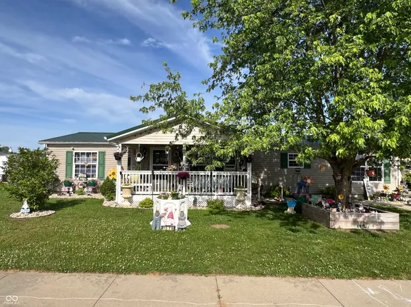 1079 Sunset Ln, Seymour, IN 47274