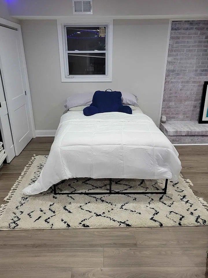Studio, 600 sqft, $1,800 — Photo 1