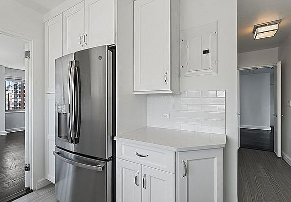 4th image of 211 E 70th St #G29