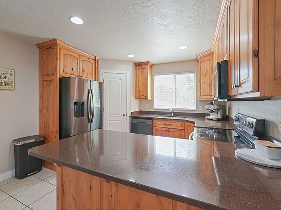 4th image of 4018 W Cypress