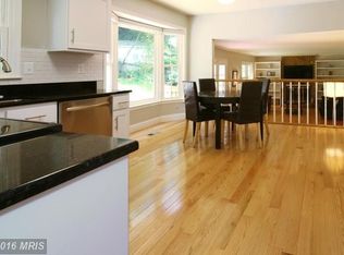 10207 Steamboat Landing Ln, Burke, VA 22015