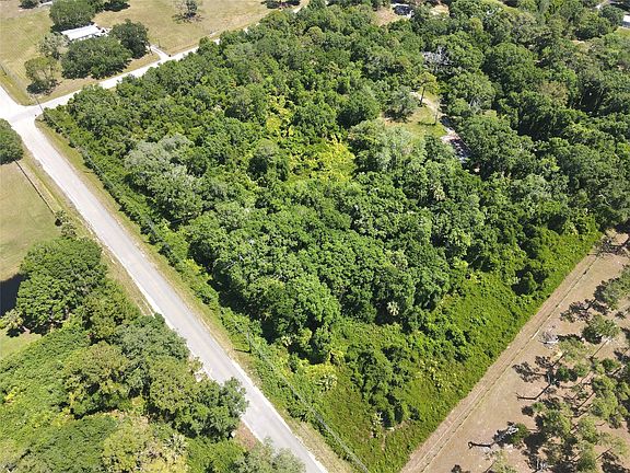 3rd image of 2304 NE 131st Lane
