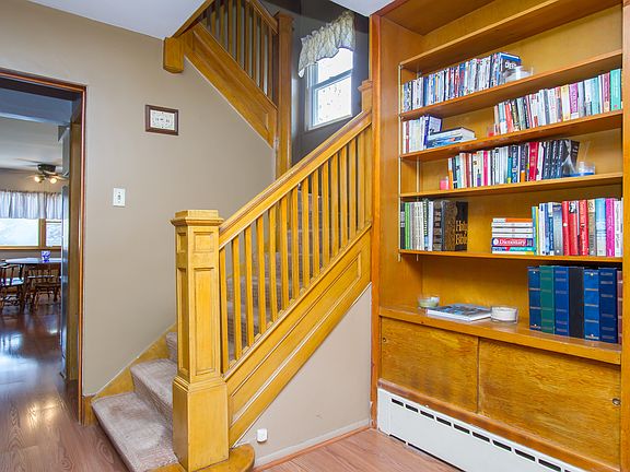 3rd image of 817 N 6th Ave