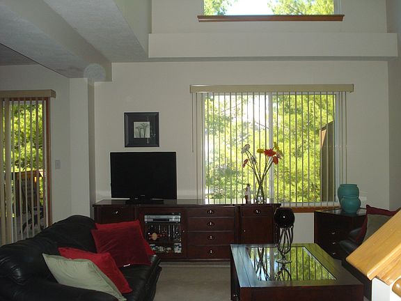 3rd image of 569 Abbey Mill Dr SE