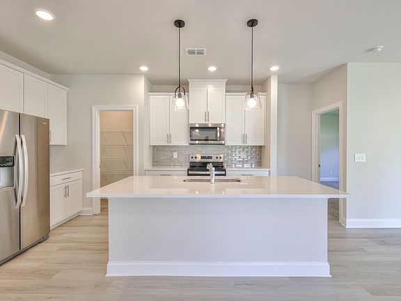 3rd image of 1279 Bluffton Cir