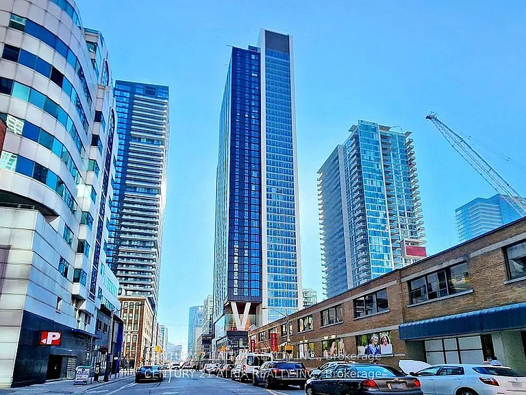 357 King St W #1005 — Photo 1