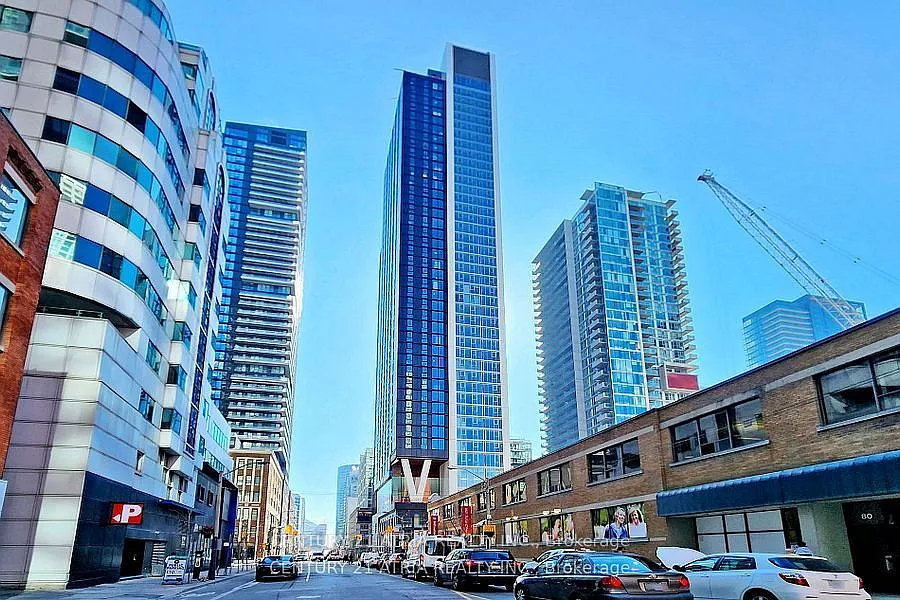 357 King St W #1005