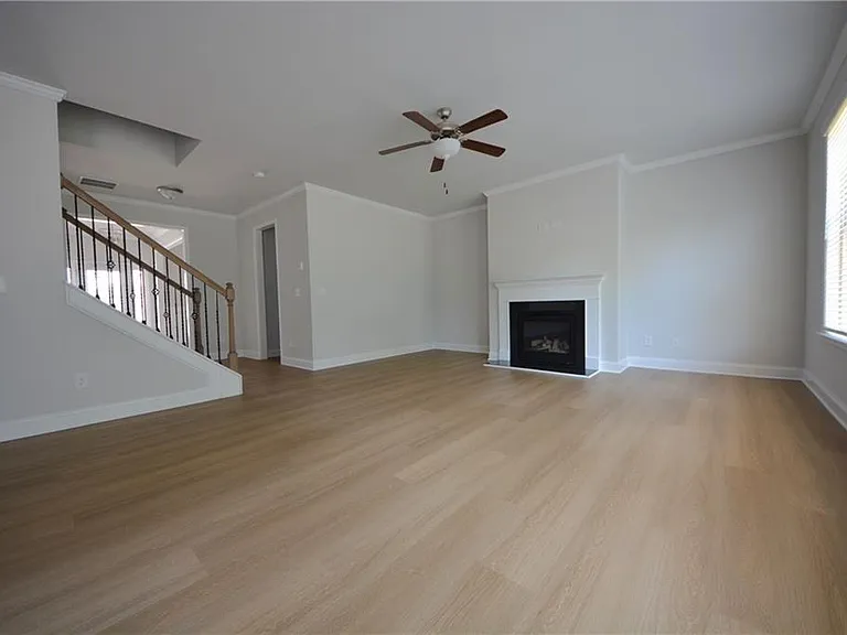 547 Hellen Valley Dr — Photo 24
