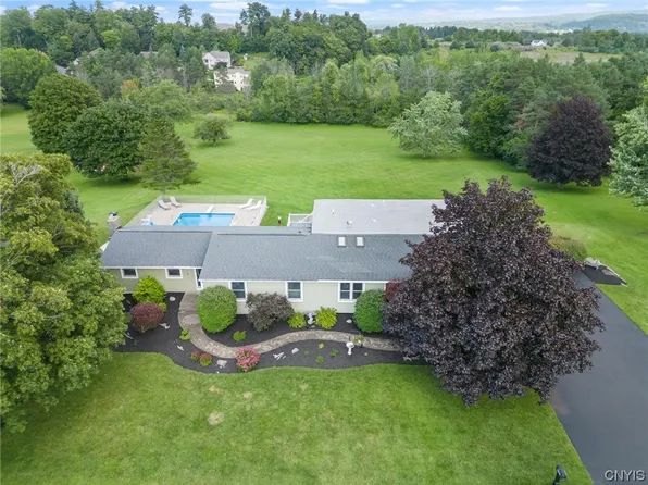 4582 Cleveland Rd, Syracuse, NY 13215