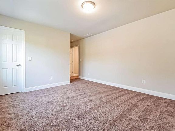 5th image of 5897 Meadowview Rd