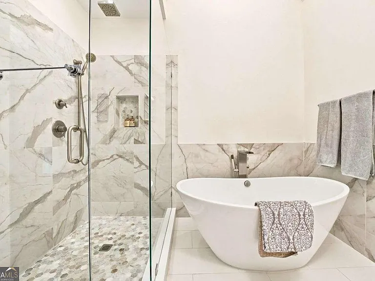 826 Canterbury Overlook — Photo 24
