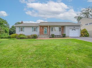 59 Rosewood Rd, Kings Park, NY 11754