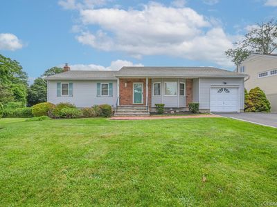 59 Rosewood Road, Kings Park, NY, 11754