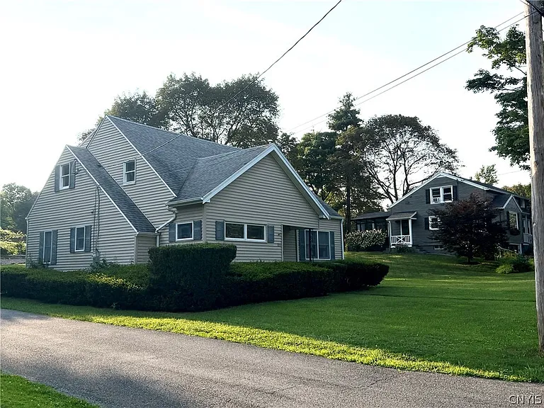 223 Cleveland Blvd — Photo 1