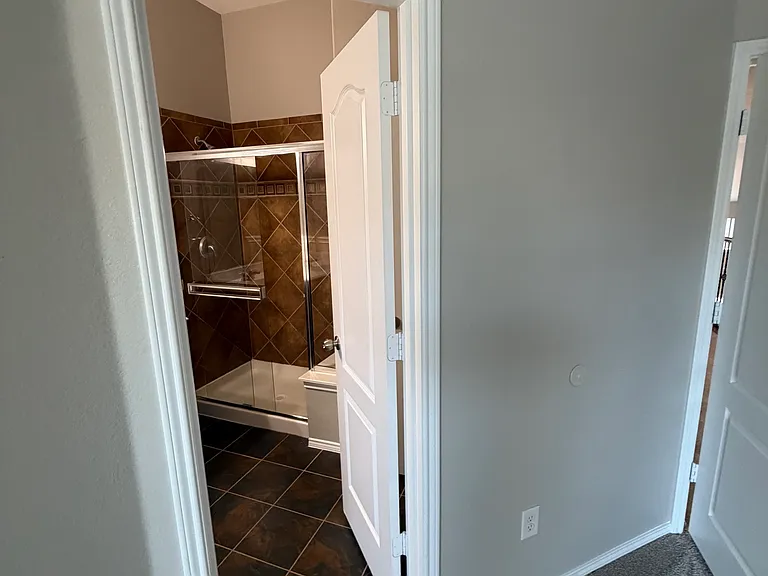 1008 Lucy Ln — Photo 25