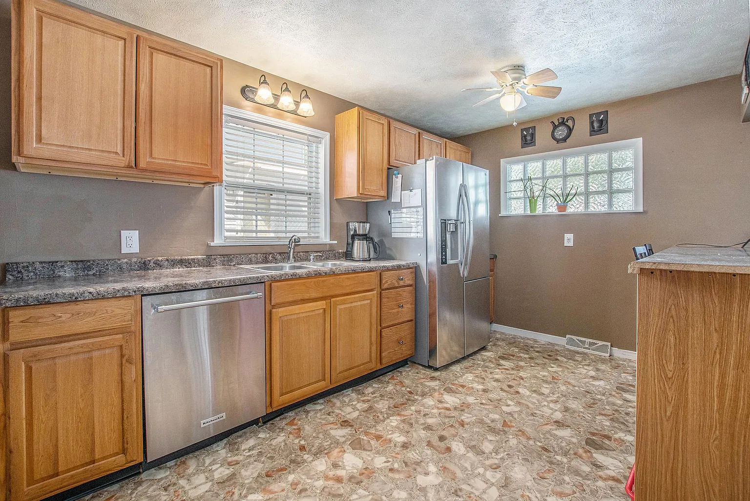 517 Jackson St photo 1