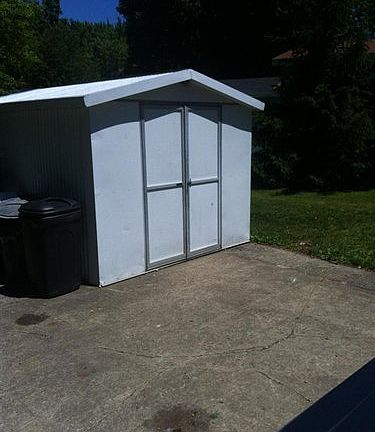 2nd image of 31 Manor Dr