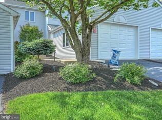 1705 Creek Vista Dr, New Cumberland, PA 17070