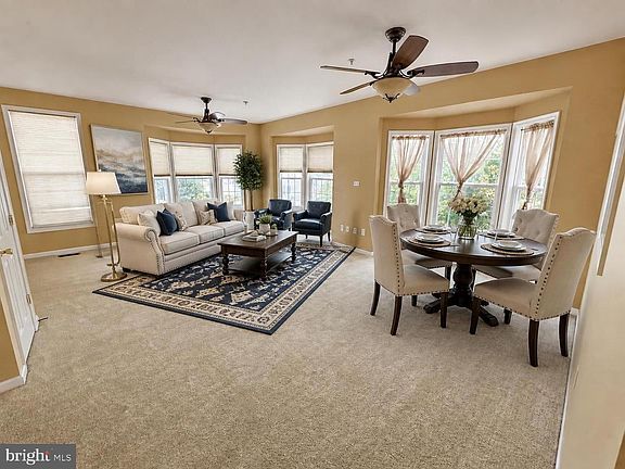 3rd image of 10325 Lantern Ln