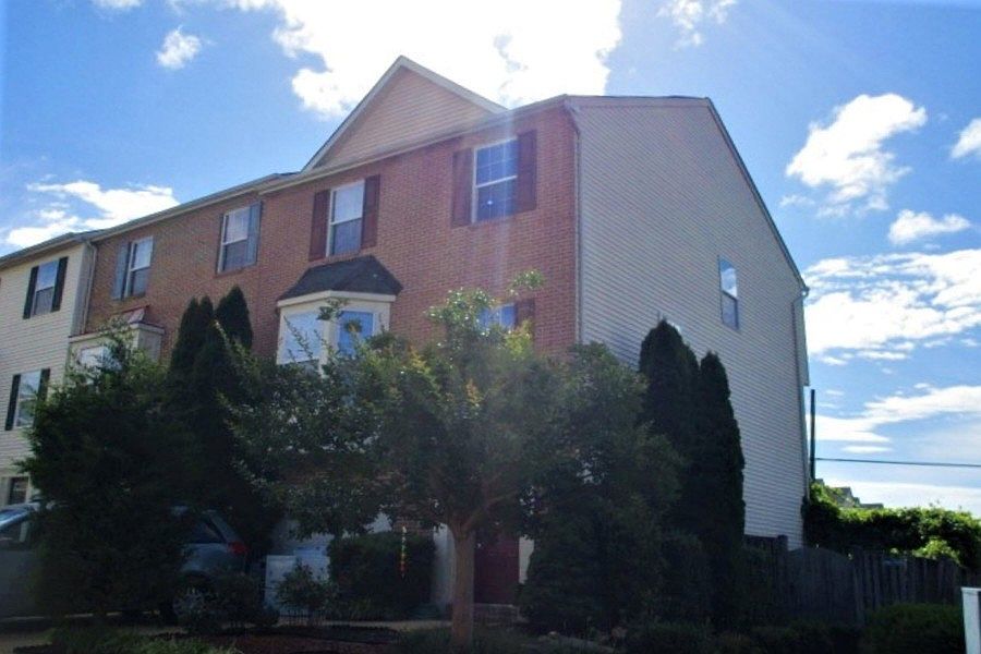 2nd image of 551 Tuliptree Sq NE