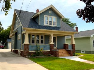 1613 S 14th St, Manitowoc, WI 54220