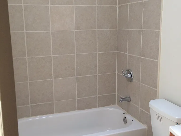 621 Linnard St — Photo 7
