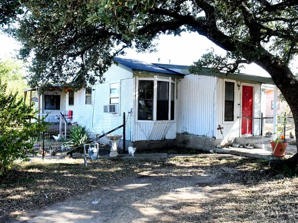 112 W H St, Meridian, TX 76665