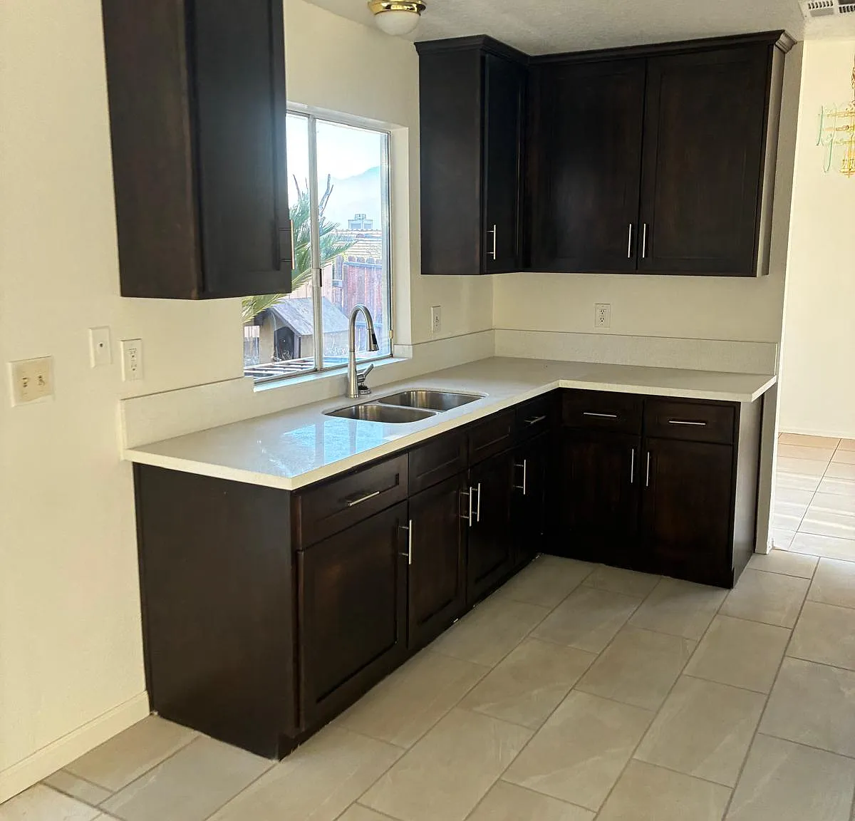 3 bed, 1394 sqft, $2,995 — Photo 3