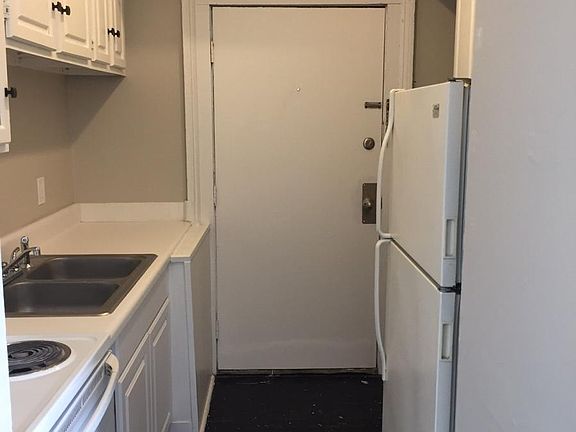 5th image of 304 W Bolton St APT A