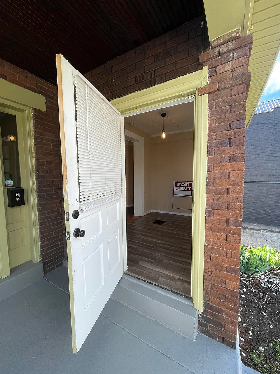 Building Photo - 3926 Edwards Rd #1