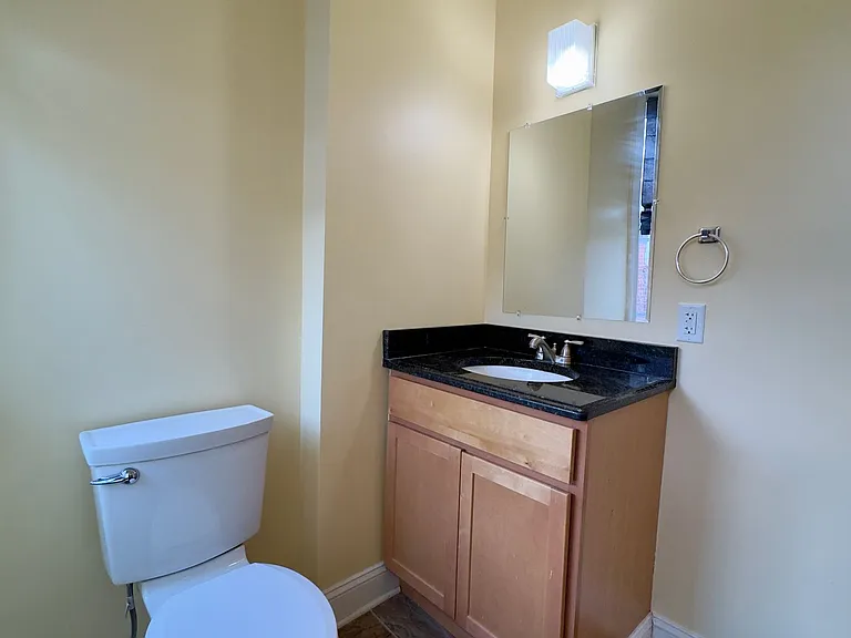 2210 N Charles St — Photo 10